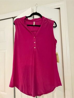 Pink woman’s sleeveless top